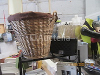 Een metalen plank + de inhoud - afbeelding 5 van  5