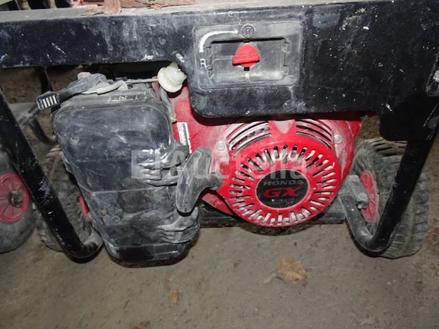 Een pramac powersystem generatorset model es5000 - afbeelding 3 van  5