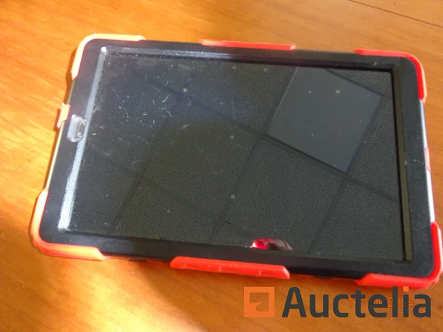 Een rode tablet samsug - afbeelding 1 van  1
