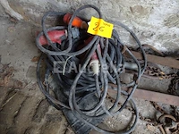 Een set driefasige elektrische verlengstukken - afbeelding 1 van  5