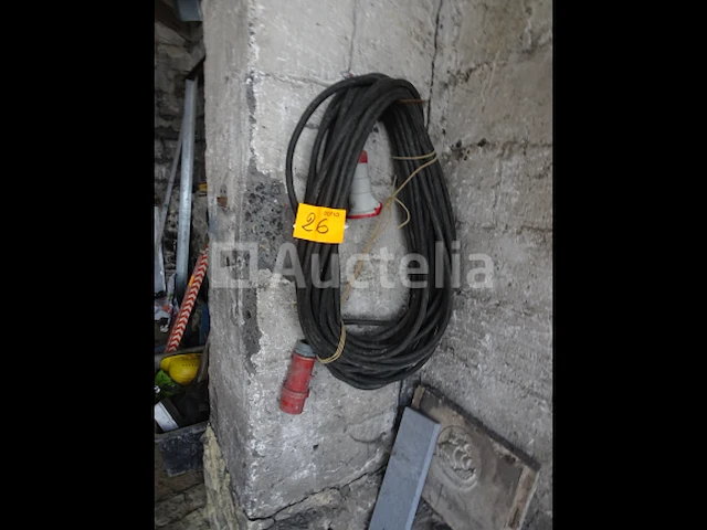 Een set driefasige elektrische verlengstukken - afbeelding 2 van  5