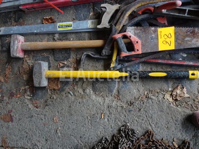 Een set handgereedschap - afbeelding 4 van  6