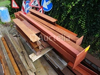 Een set van +- 10 verschillende stalen balken en 4 stalen palen - afbeelding 1 van  3