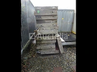 Een set van +- 22 schalung en hunnebeck roro bekistingspanelen - afbeelding 2 van  5