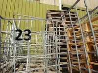 Een set van +/- 35 metalen bakken voor houtopslag van +/- 1m³ - afbeelding 4 van  4
