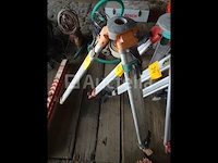Een set van 3 statieven + 4 telescopische linialen voor lasers - afbeelding 5 van  5