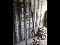 Een set van verschillende ladders en ladders - afbeelding 6 van  6