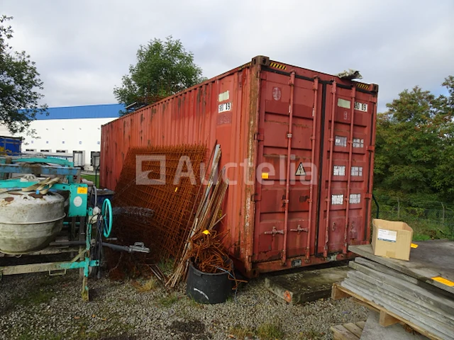 Een zeecontainer van 40 voet - afbeelding 2 van  7