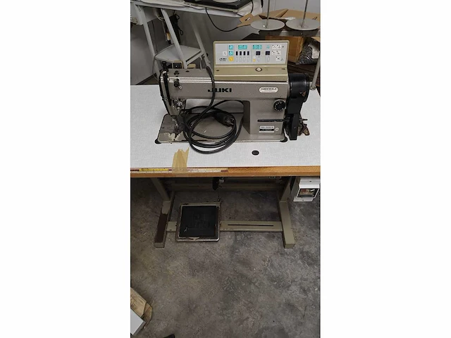 Eennaaldsmachine juki 220v mono - afbeelding 1 van  2