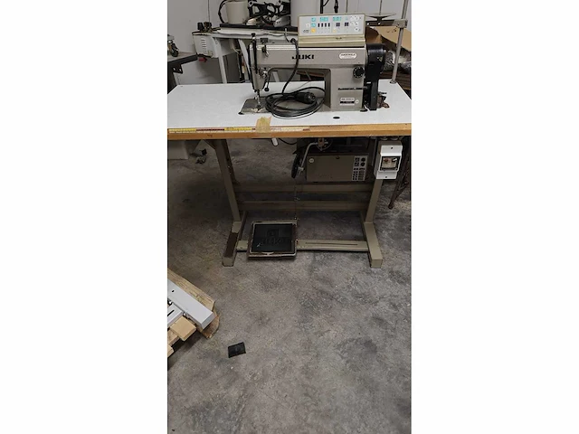 Eennaaldsmachine juki 220v mono - afbeelding 2 van  2