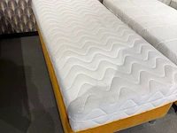 Eenpersoons boxspring 90x200. - afbeelding 1 van  1