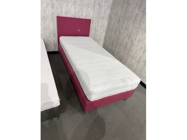 Eenpersoons boxspring 90x200. - afbeelding 1 van  1