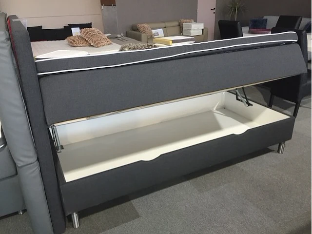 Eenpersoons boxspring met opbergruimte 90x200. - afbeelding 1 van  1