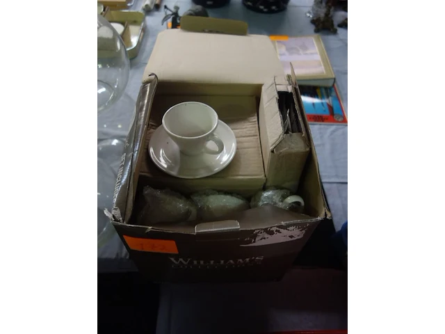 Eet- en koffieservies voor 4 personen - afbeelding 1 van  2