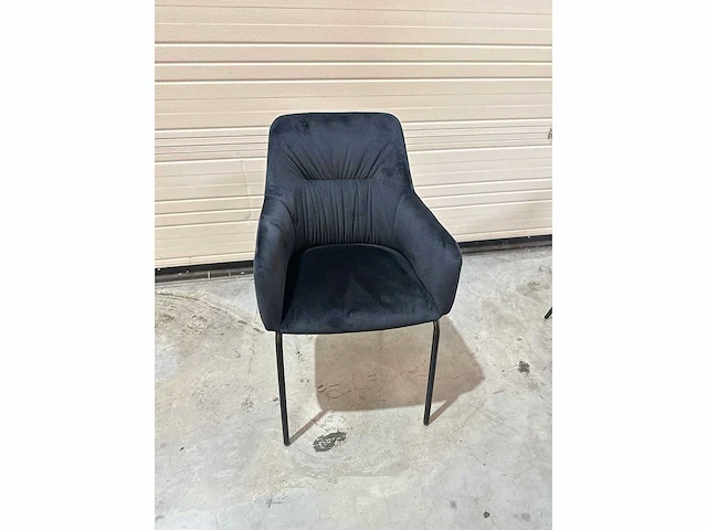 Eetkamerstoel zwart velvet showroommodellen(6x) - afbeelding 1 van  4
