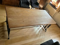 Eetkamertafel