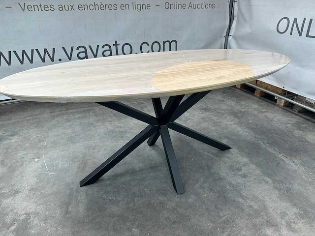 Eettafel - ovaal - zwart metalen spinpoot - afbeelding 1 van  6