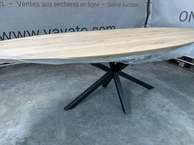 Eettafel - ovaal - zwart metalen spinpoot - afbeelding 1 van  6