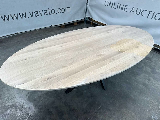 Eettafel - ovaal - zwart metalen spinpoot - afbeelding 1 van  6