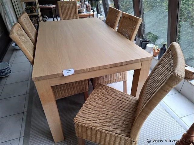 Eettafel met stoelen - afbeelding 1 van  2