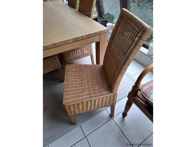 Eettafel met stoelen - afbeelding 2 van  2