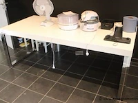 Eettafel (staande op 1e verdieping) - afbeelding 1 van  1