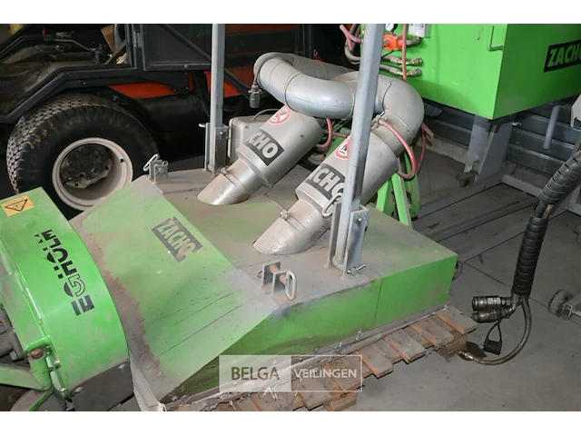 Egholm 2100 met veegmachine + andere toestellen - afbeelding 10 van  20