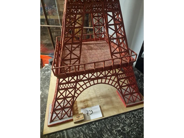 Eiffeltoren uit lucifers - afbeelding 3 van  3