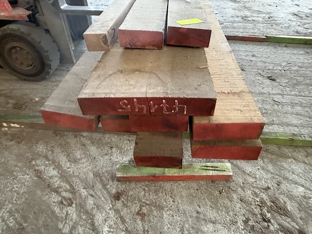 Eiken balken - lengtes +/- 2500mm - 3400mm (+/- 10) - afbeelding 1 van  5