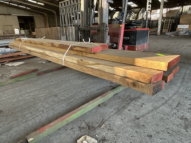 Eiken balken - lengtes +/- 2500mm - 3400mm (+/- 10) - afbeelding 4 van  5