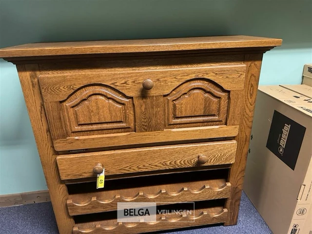 Eiken barkast met flessenrek en 1 lade - afbeelding 1 van  4