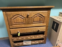 Eiken barkast met flessenrek en 1 lade - afbeelding 2 van  4