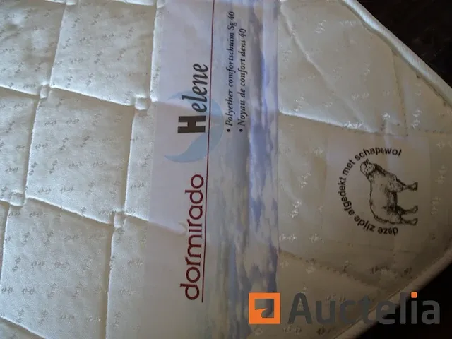 Eiken bed met boxspring en matras, ladekast, lamp, kroonluchter - afbeelding 10 van  12