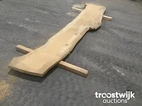Eiken boomstamtafel