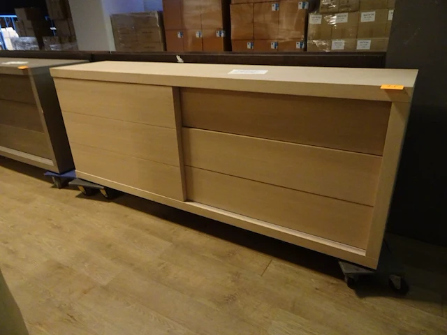 Eiken dressoir - afbeelding 1 van  3