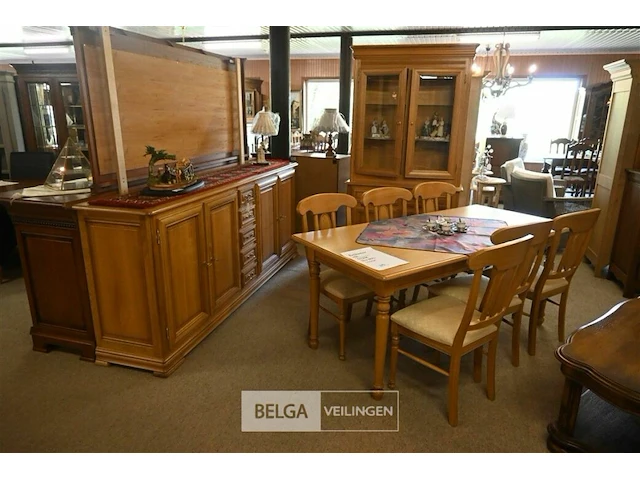 Eiken eetkamer met tafel dressoir vitrine 6 stoelen - afbeelding 1 van  11