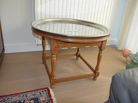 Eiken rond tafeltje, dienplateau, schilderij op doek