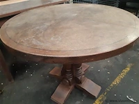 Eiken ronde tafel