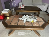 Eiken salontafel met inlegstenen - afbeelding 1 van  3