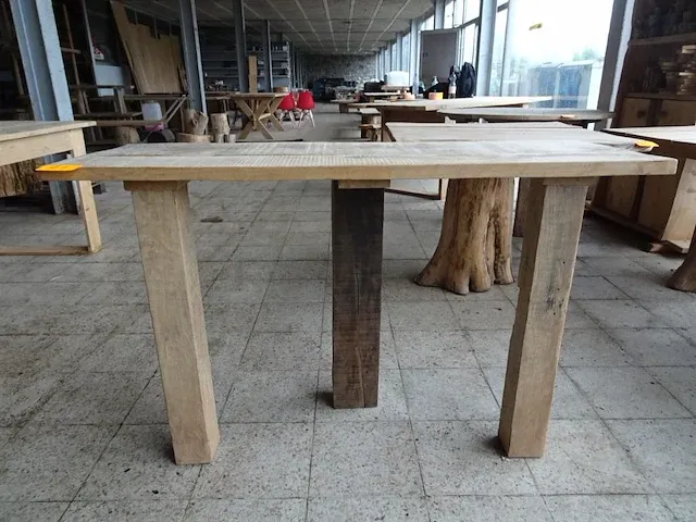 Eiken tafel/bijzetmeubel - afbeelding 1 van  3