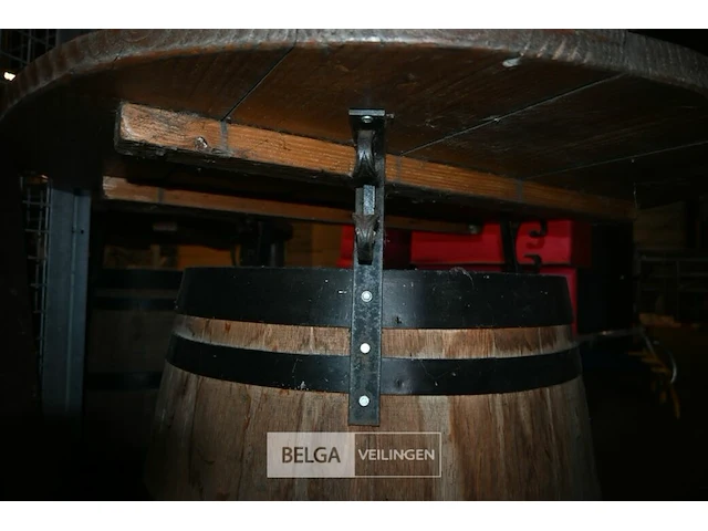 Eiken vat met tafel - afbeelding 5 van  5