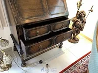 Eiken vitrinekast met secretaire - afbeelding 2 van  4