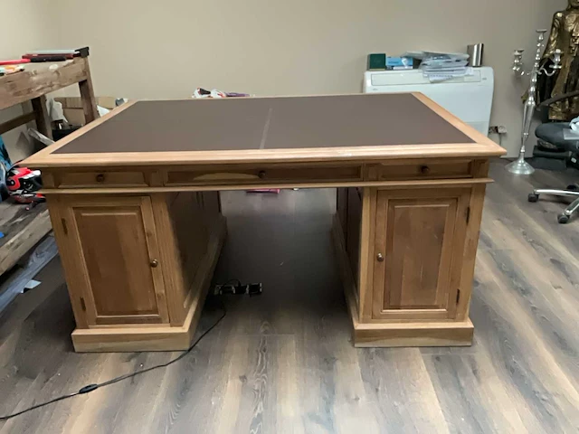Eikenhouten bureau. - afbeelding 2 van  5