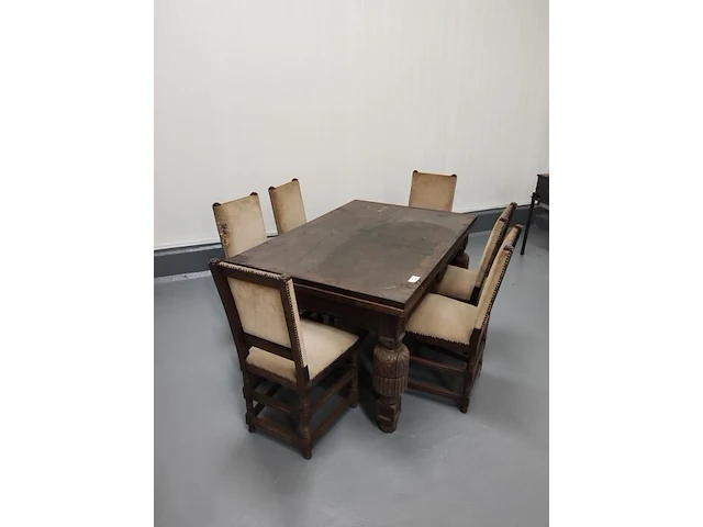 Eikenhouten eettafel met uitschuifbaar blad vlaamse stijl afm. 150x100 cm, 6 houten stoelen met beige stoffen zit - afbeelding 3 van  13