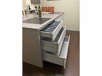 Eiland keukenopstelling expo 26 wit - afbeelding 12 van  17