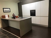 Eiland keukenopstelling expo 26 wit - afbeelding 15 van  17