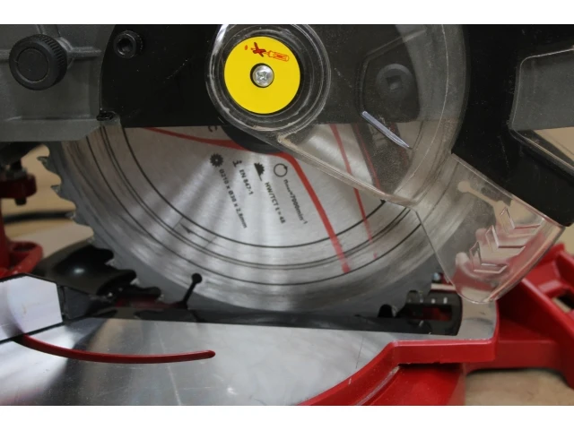 Einhell kap- en verstekzaag - afbeelding 3 van  4