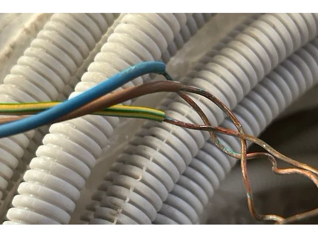 Electriciteitskabels - afbeelding 2 van  3