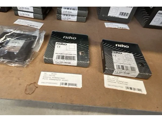 Electriciteitstoebehoren niko - afbeelding 4 van  5