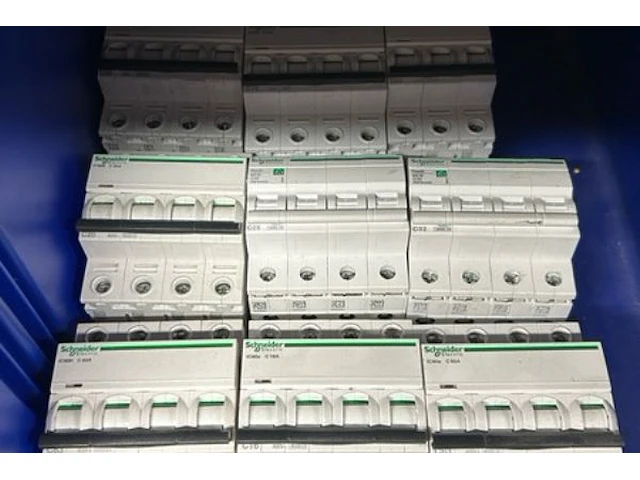 Electriciteitstoebehoren schneider - afbeelding 2 van  6
